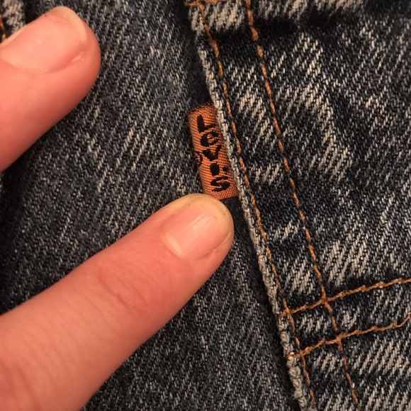 LEVIS jean shorts. - Picture 3 of 3